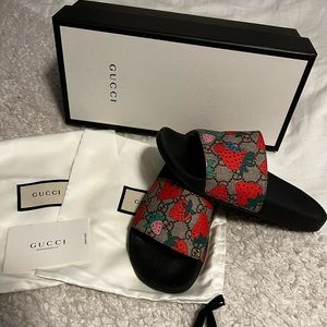 Gucci strawberry slide